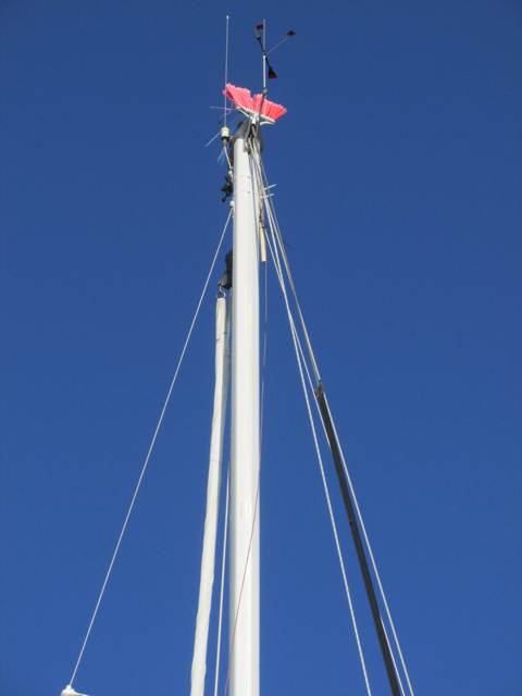 BP going north: Topo broom on mast